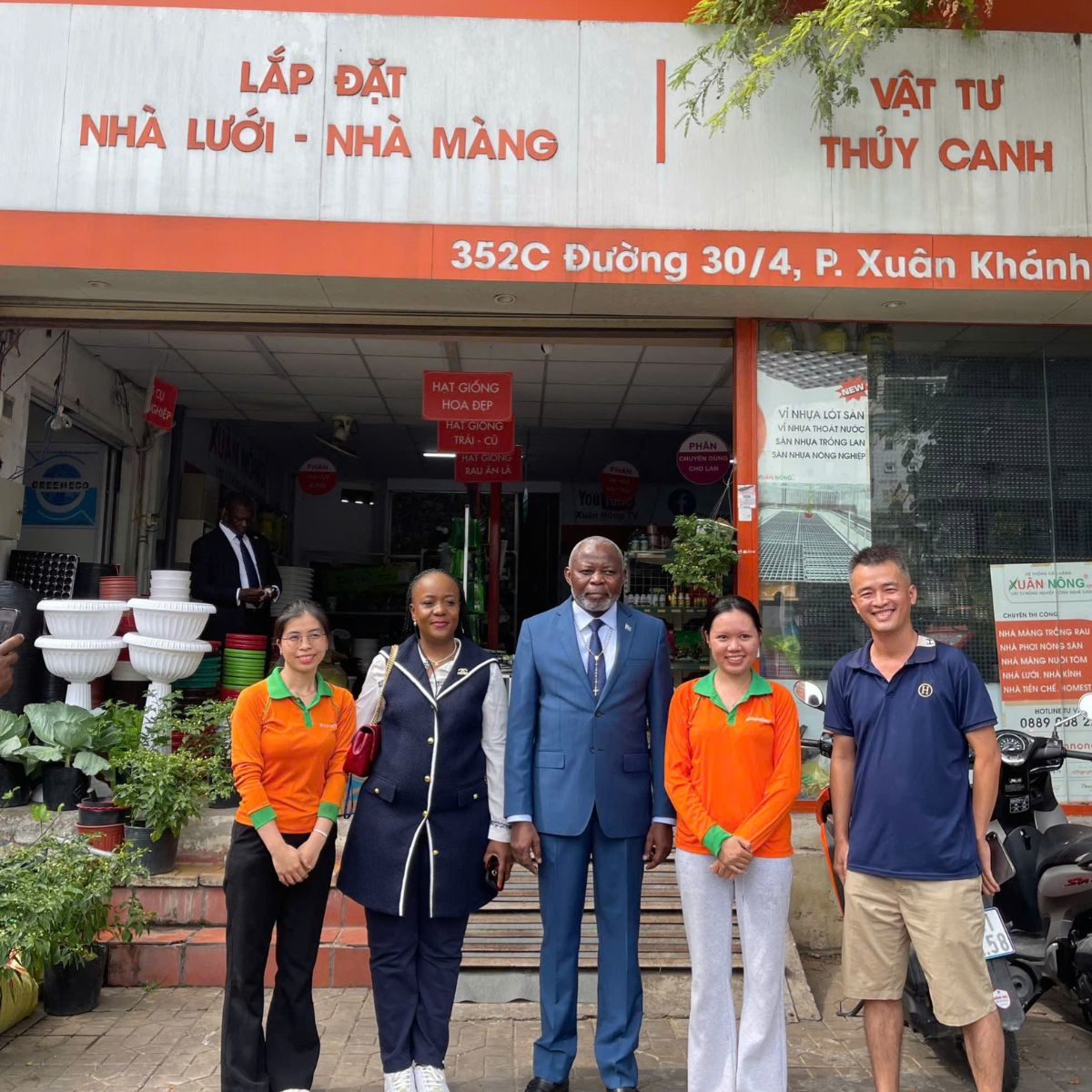 chu-tich-congo-tham-quan-xuan-nong